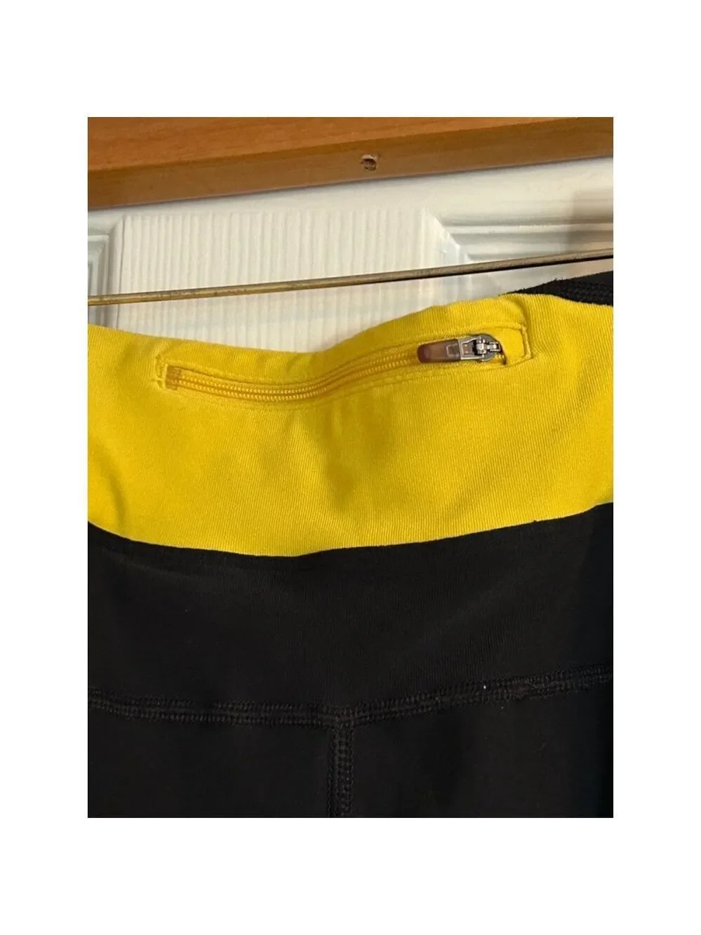 Nike Livestrong Dri-Fit Capri Leggings, Size L, Black/Yellow